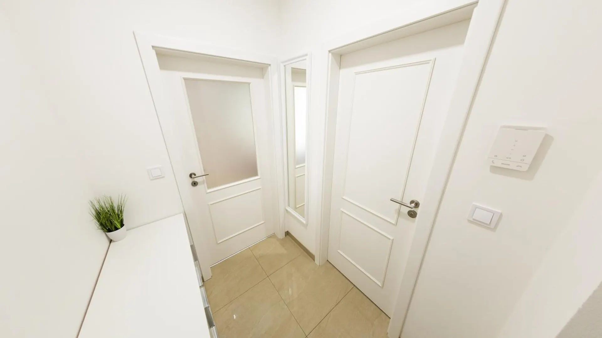Wenceslas Square Apartment Прага