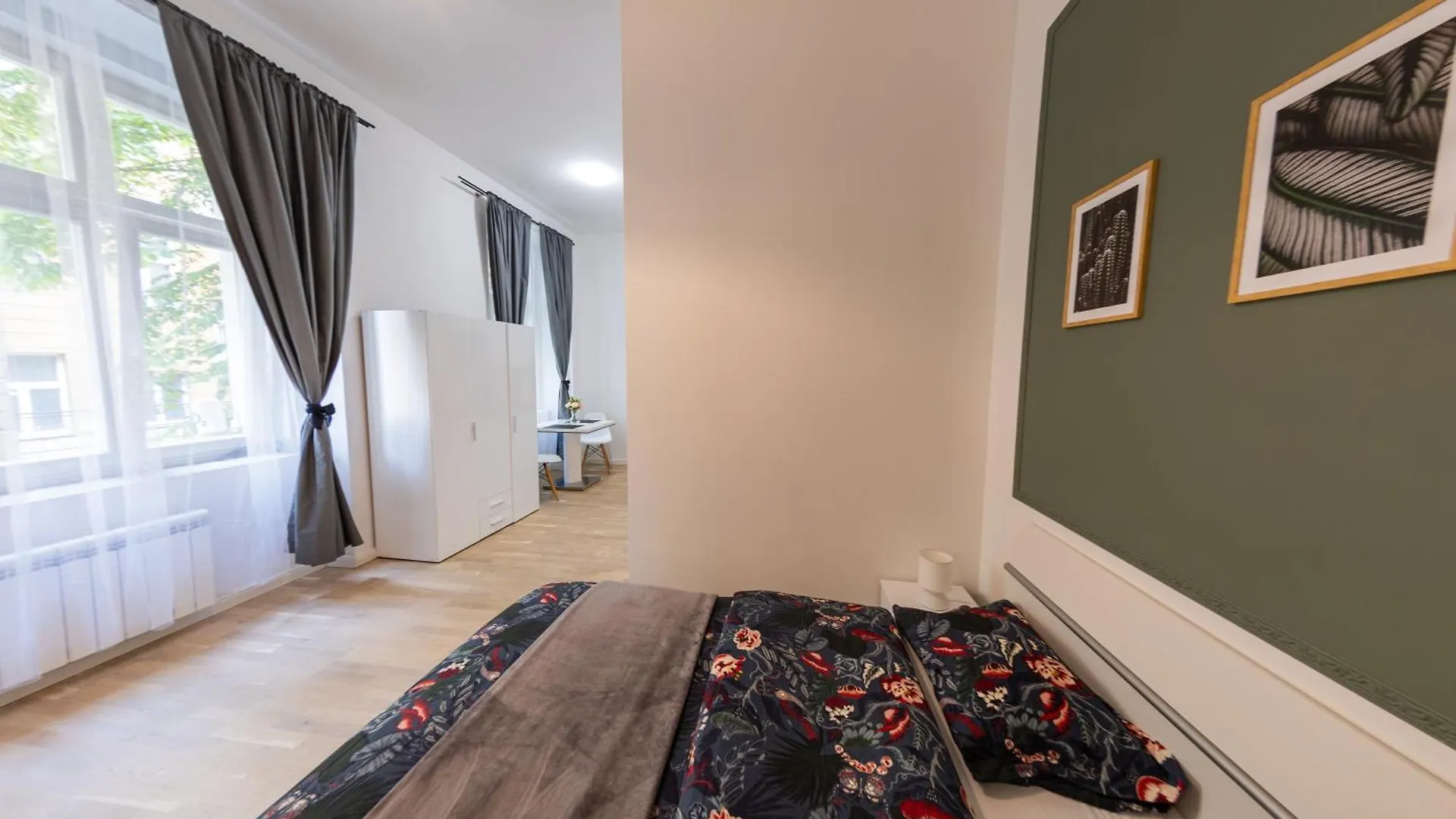 Wenceslas Square Apartment Прага