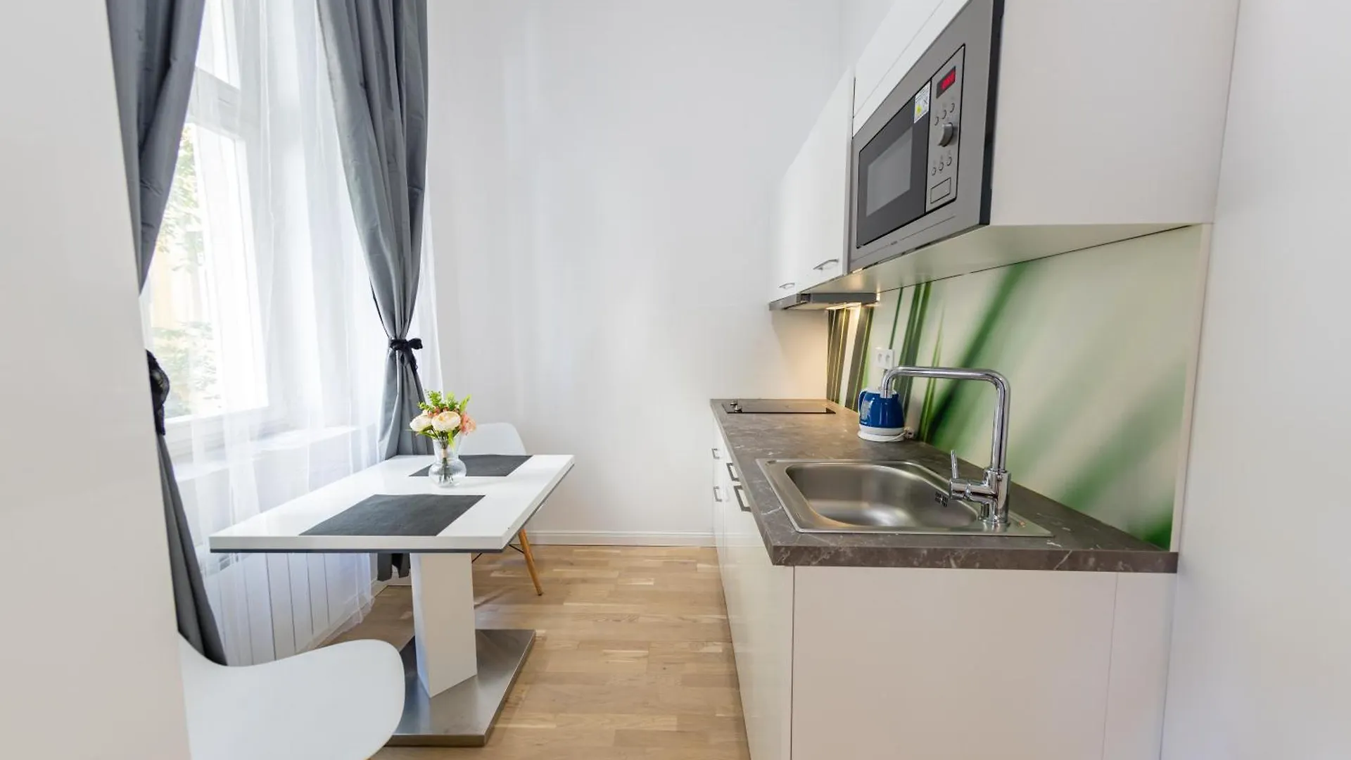 Wenceslas Square Apartment Прага 0*,  Чехия